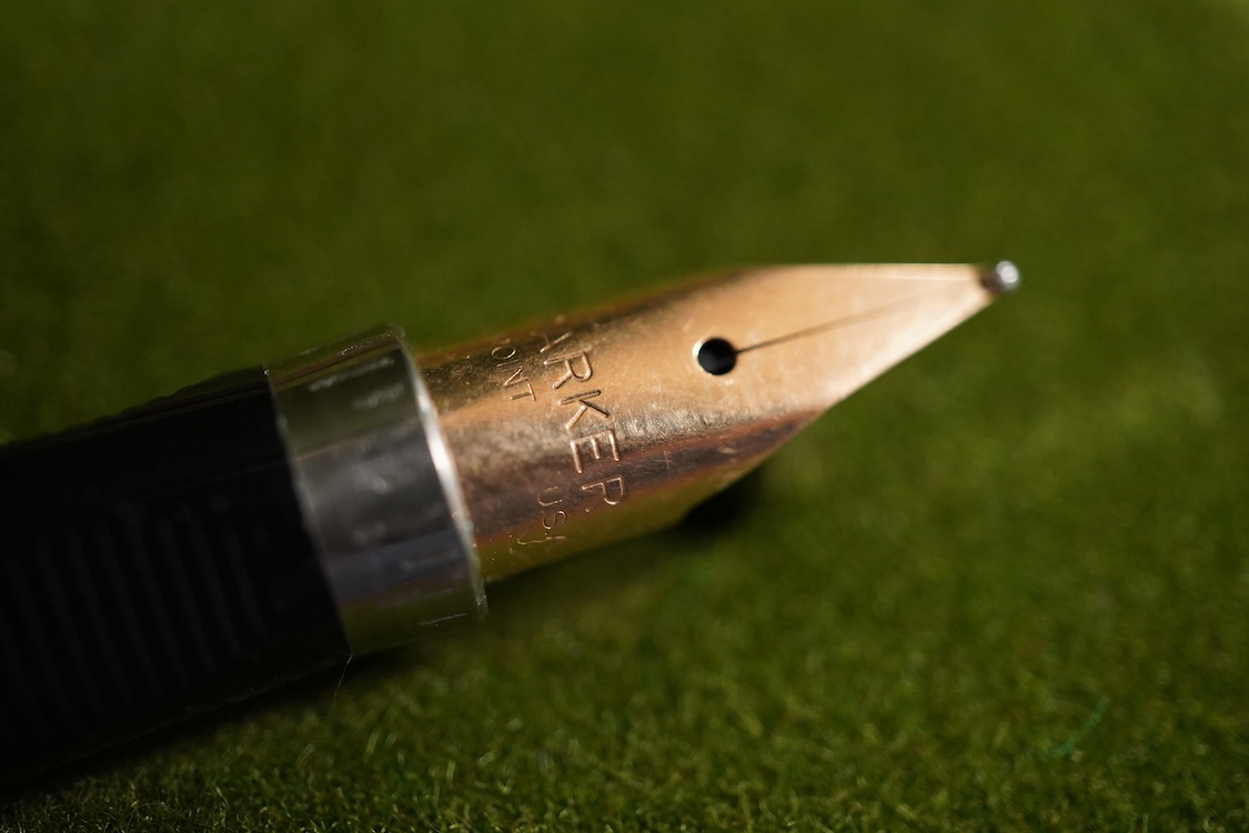 A Parker Queen Elizabeth Limited Edition pen with original box/certificate 1974/5000